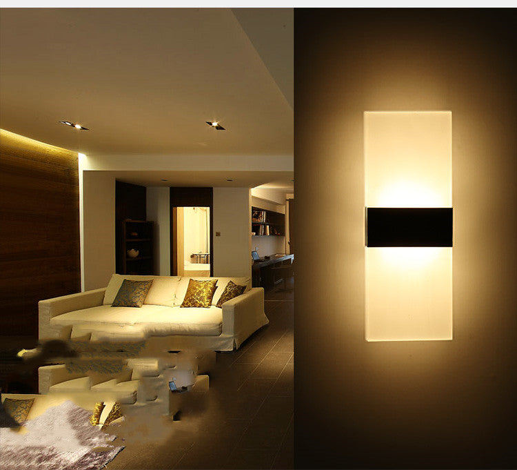 LED Sensor-Wandleuchte mit USB-Ladefunktion – Kabellos & Modern