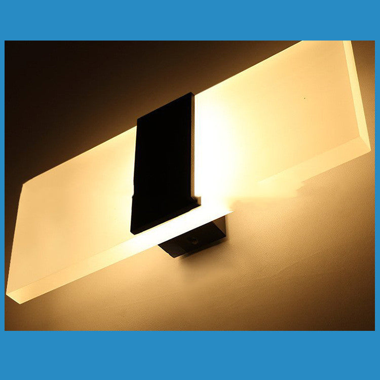 LED Sensor-Wandleuchte mit USB-Ladefunktion – Kabellos & Modern
