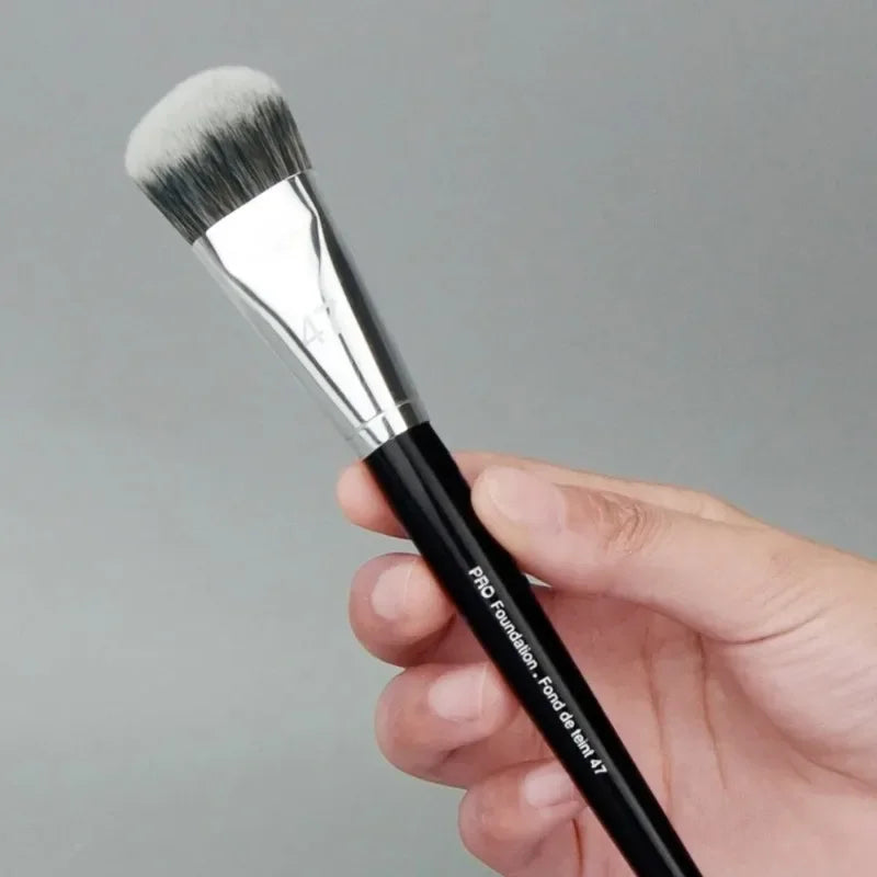 Professioneller Foundation-Pinsel Nr. 47 – Besenkopf-Design für Flüssig-Foundation, Lidschatten & Gesichts-Make-up – Beauty Make-up Tool für Damen