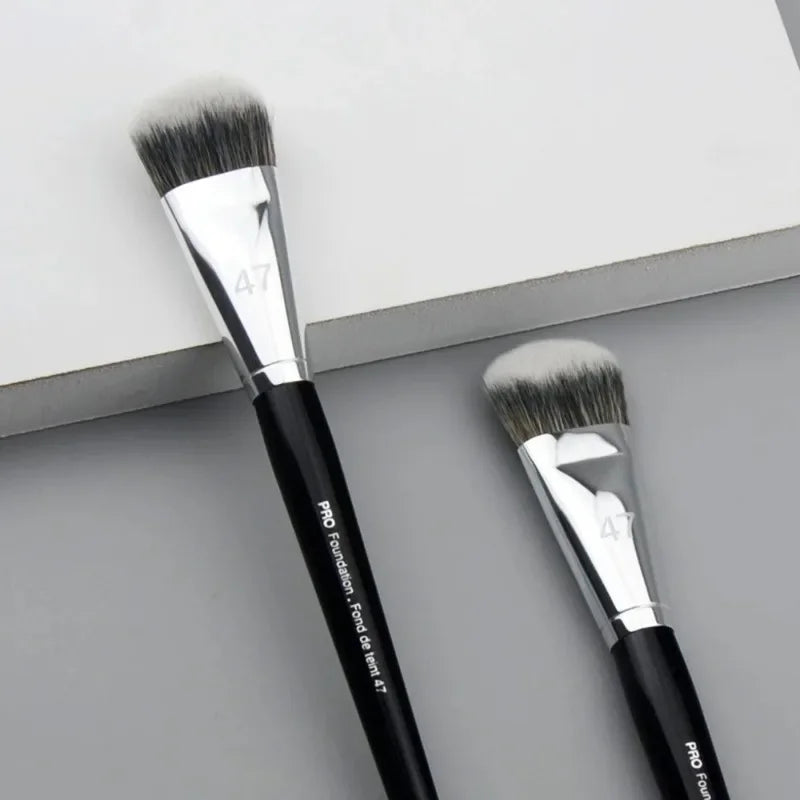 Professioneller Foundation-Pinsel Nr. 47 – Besenkopf-Design für Flüssig-Foundation, Lidschatten & Gesichts-Make-up – Beauty Make-up Tool für Damen