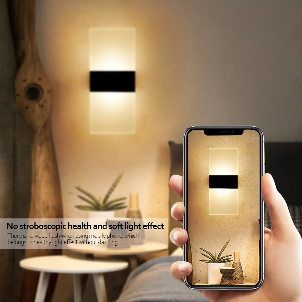 LED Sensor-Wandleuchte mit USB-Ladefunktion – Kabellos & Modern